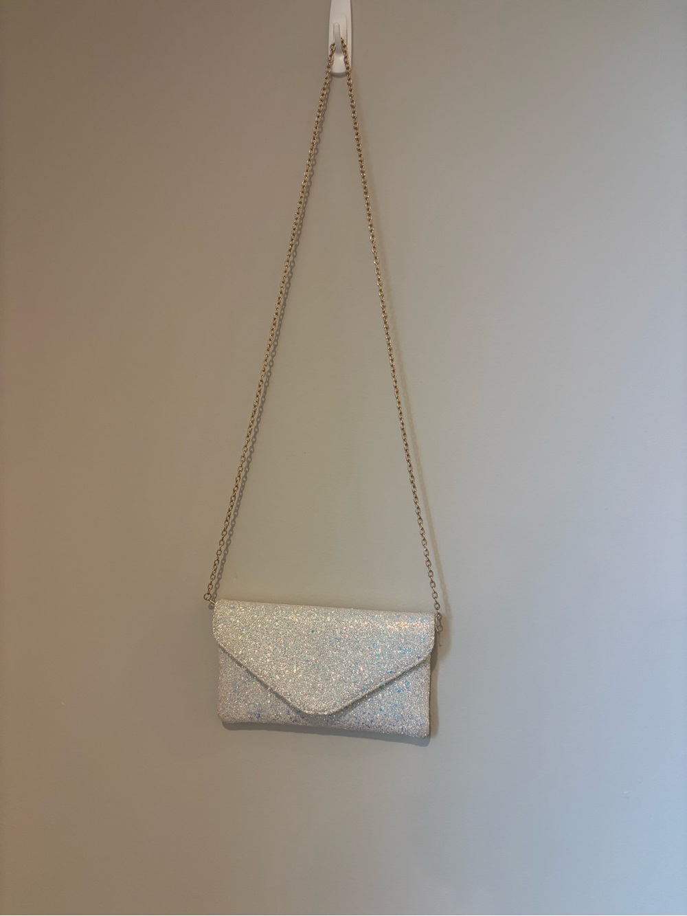 White Iridescent Glitter Envelope Clutch w/ Gold Chain Strap